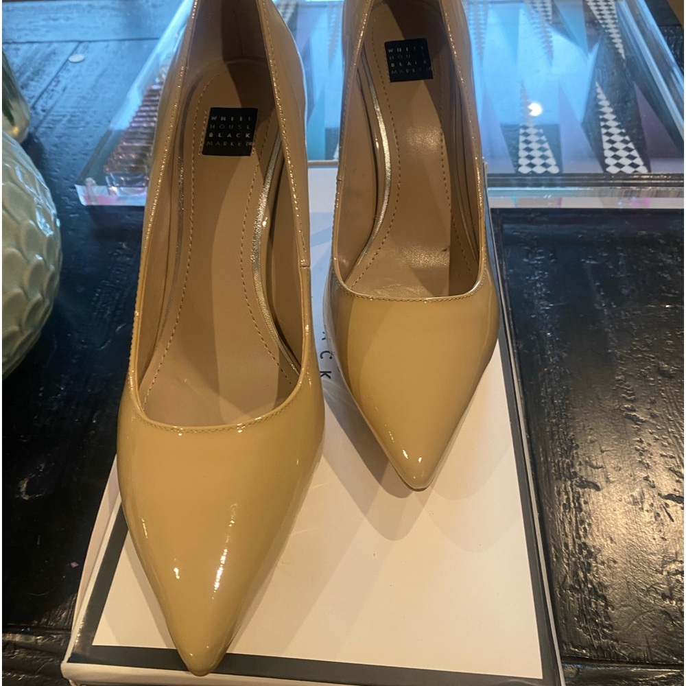 White House black market olivia pumps sz8